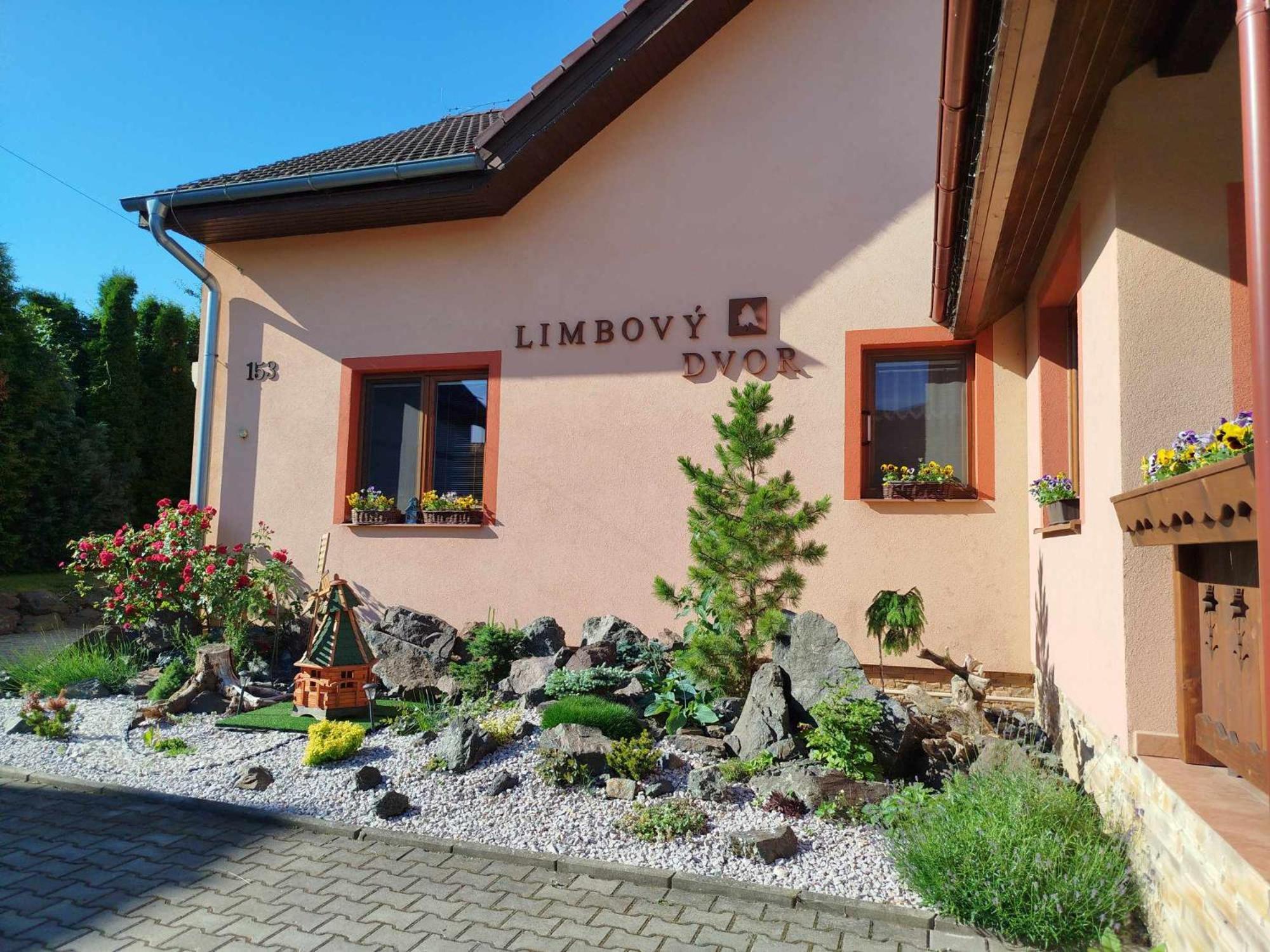 Hotel Pezion Limbovy Dvor Vrbov Exterior foto